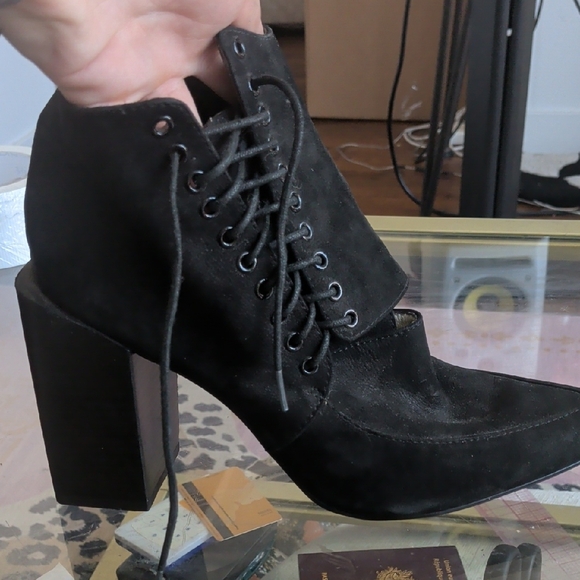 SENSO Black Heeled Ankle Boots - Picture 4 of 4